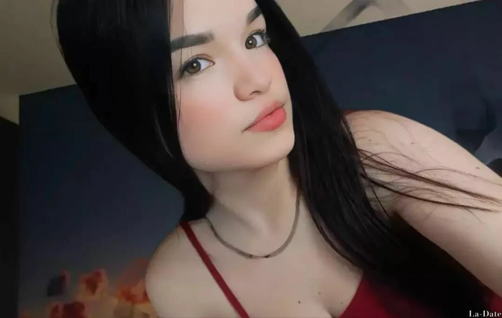 Carmen Profile image 6