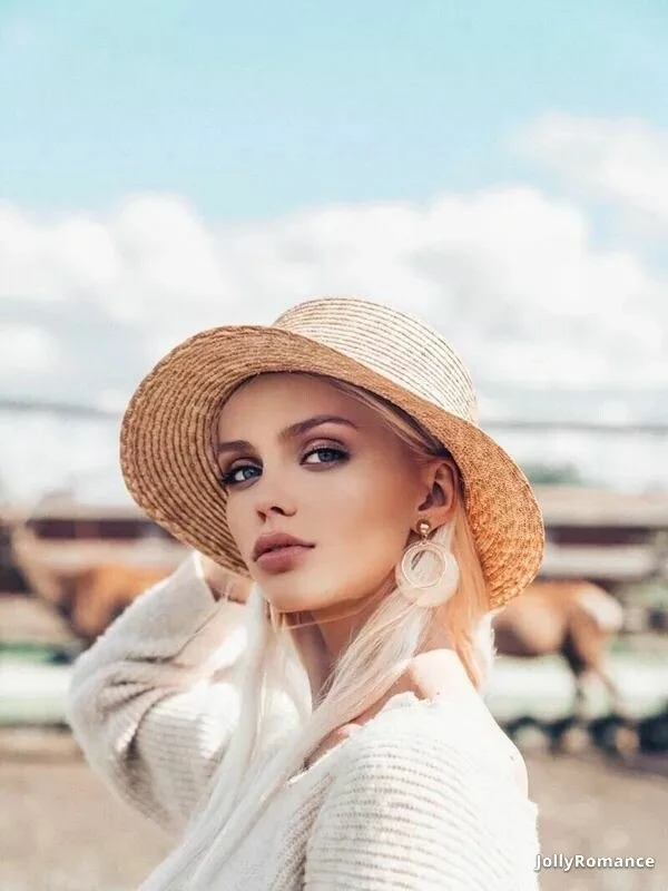 Nina Profile image 2