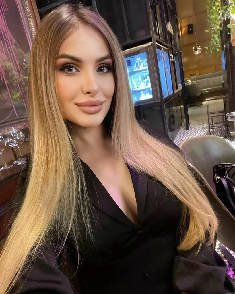 Cristina Profile image 4