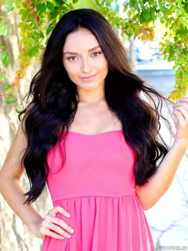 Cintia Profile image 4