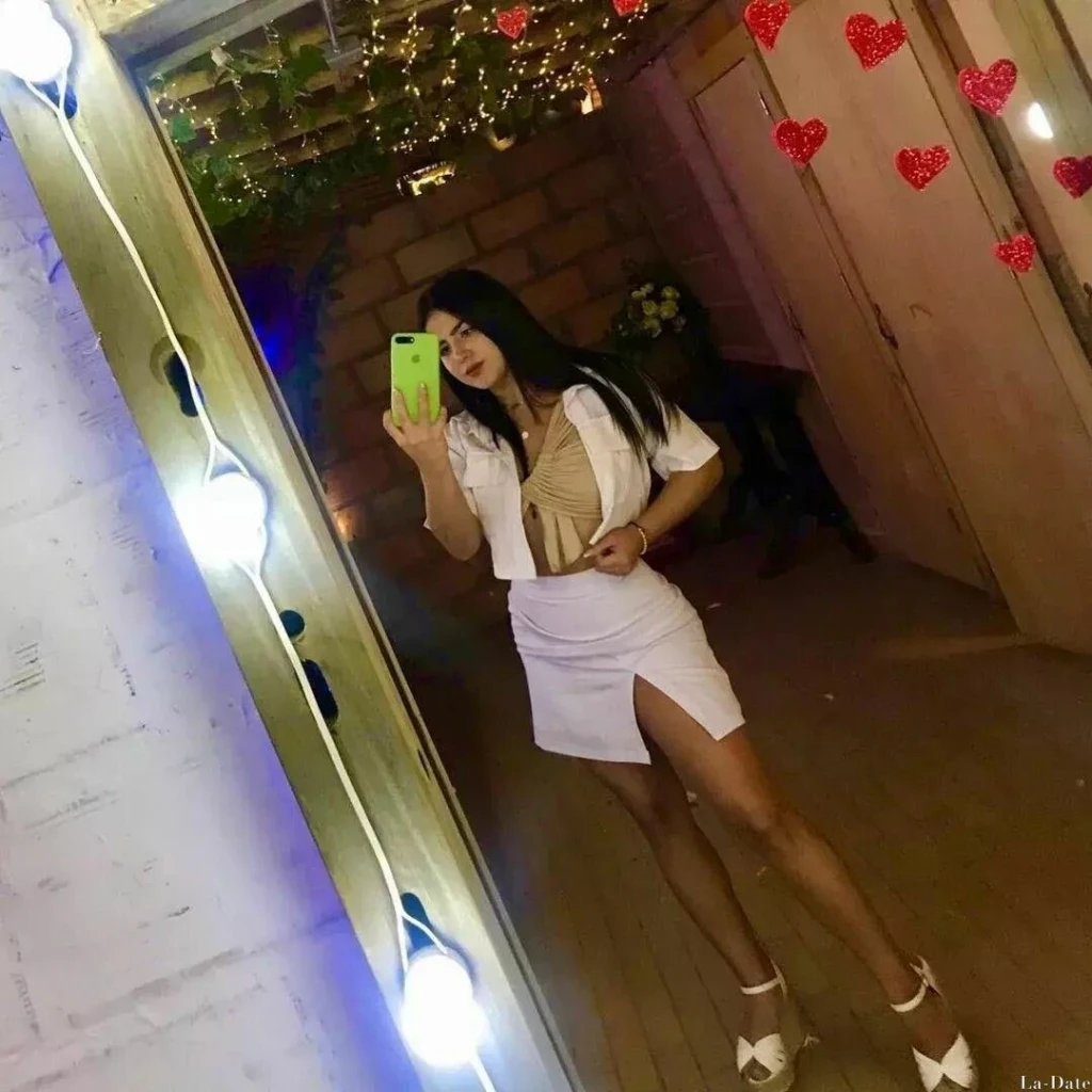 Vivian Profile image 4