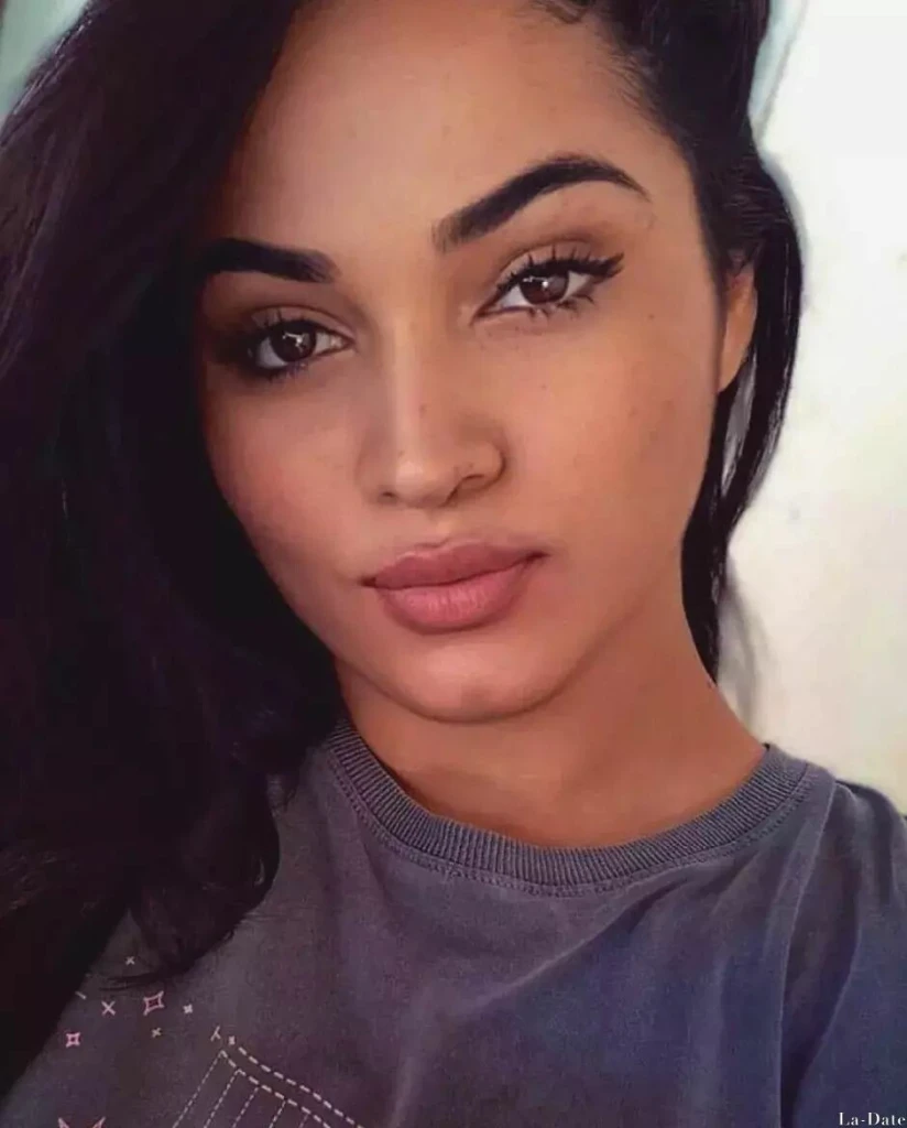 Stephania Profile image 5