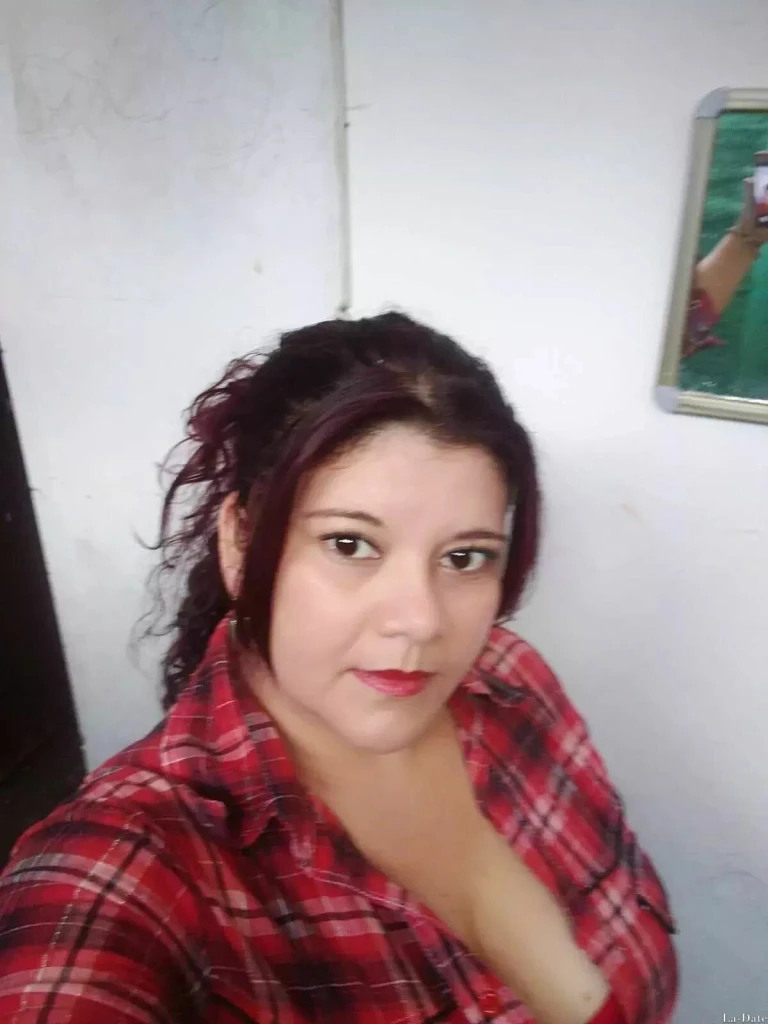 Paula Profile image 1