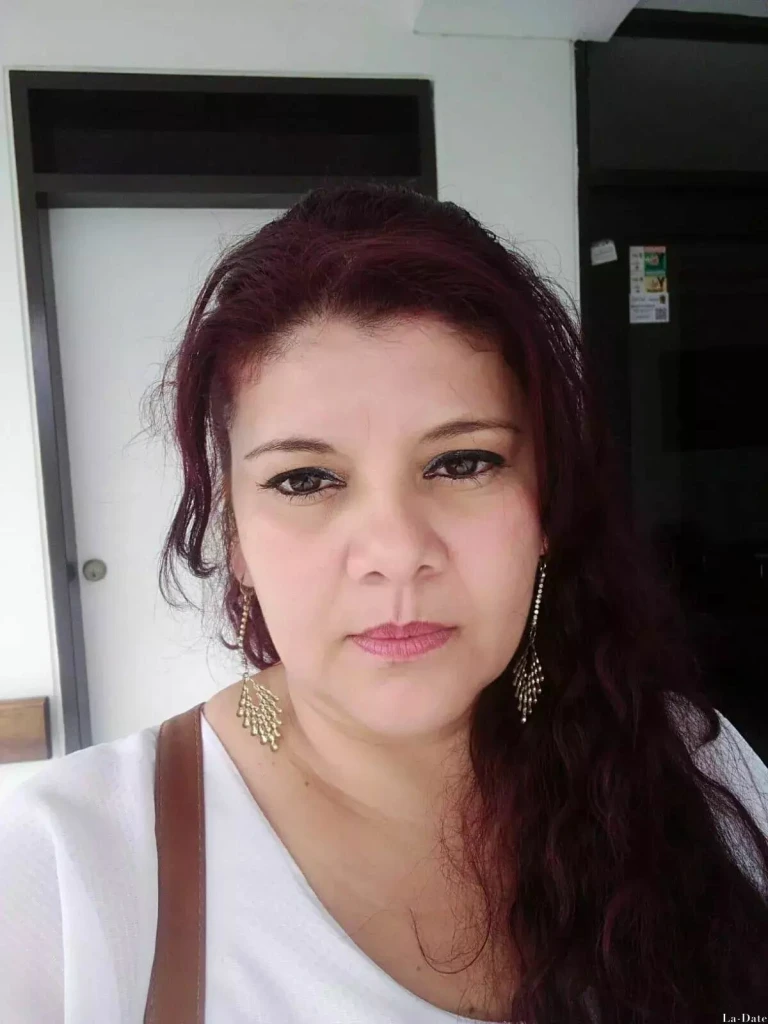 Paula Profile image 4