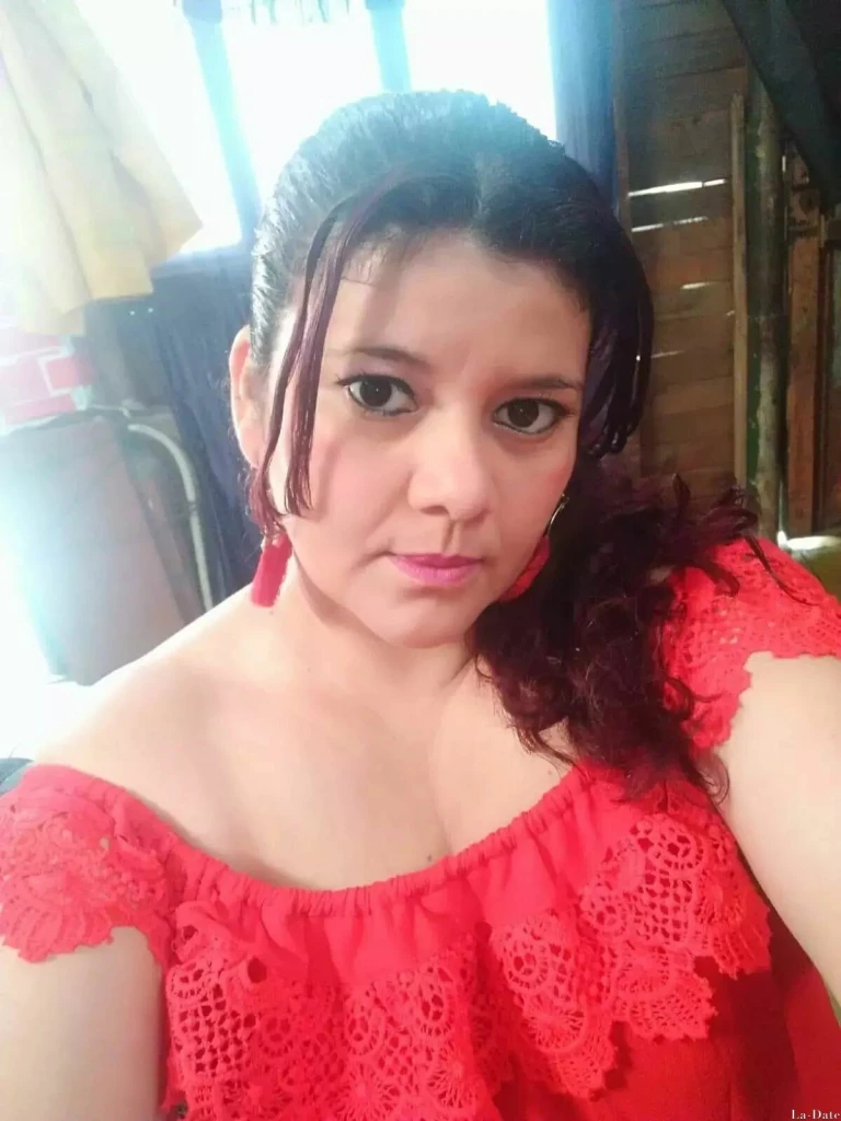 Paula Profile image 2