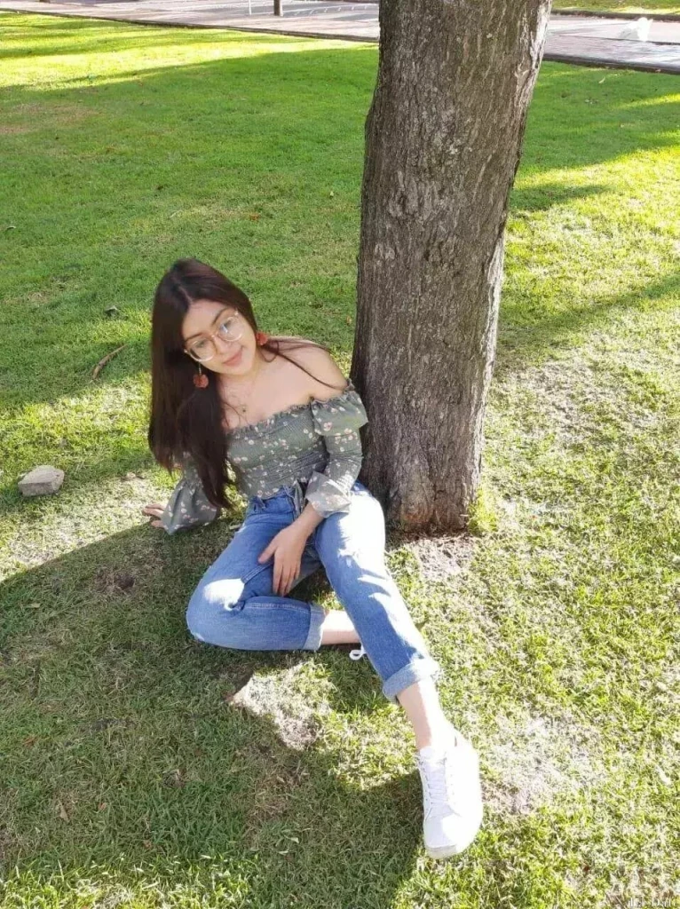 Karoline Profile image 1