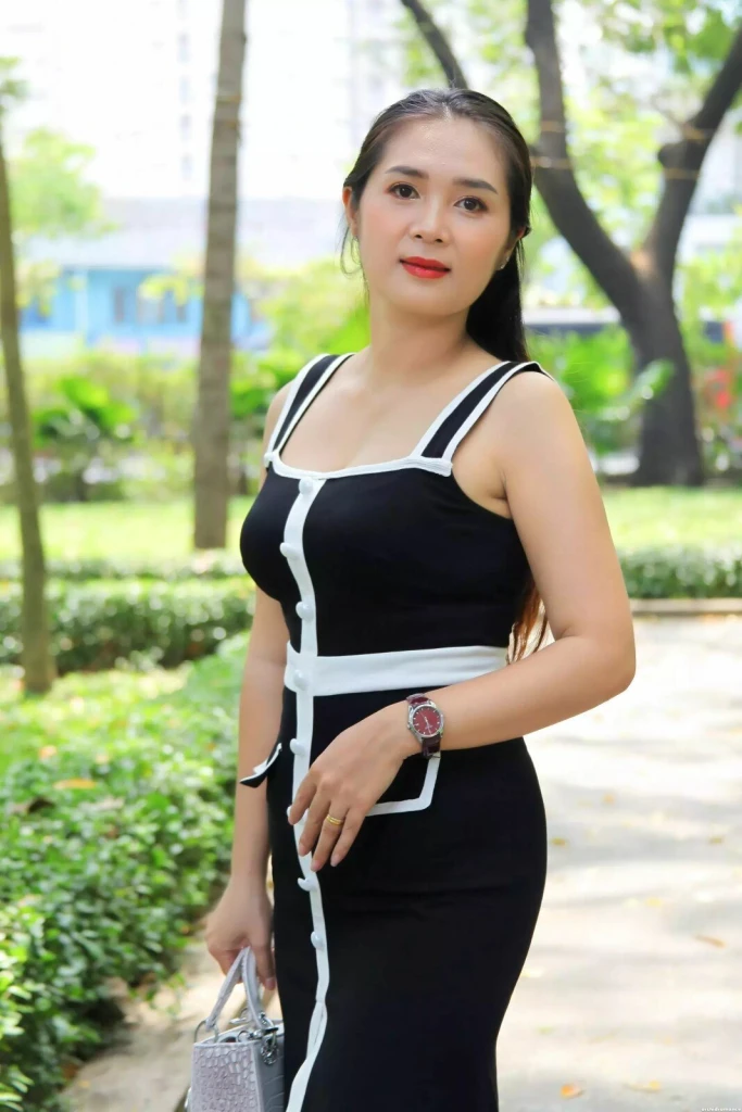 Victoria Profile image 3