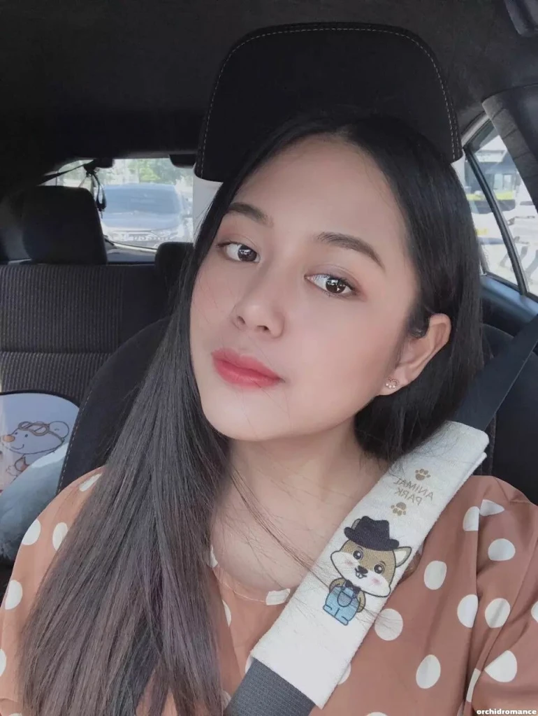 Rujira Profile image 3
