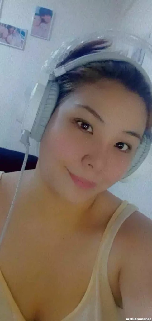 Victoria Profile image 3