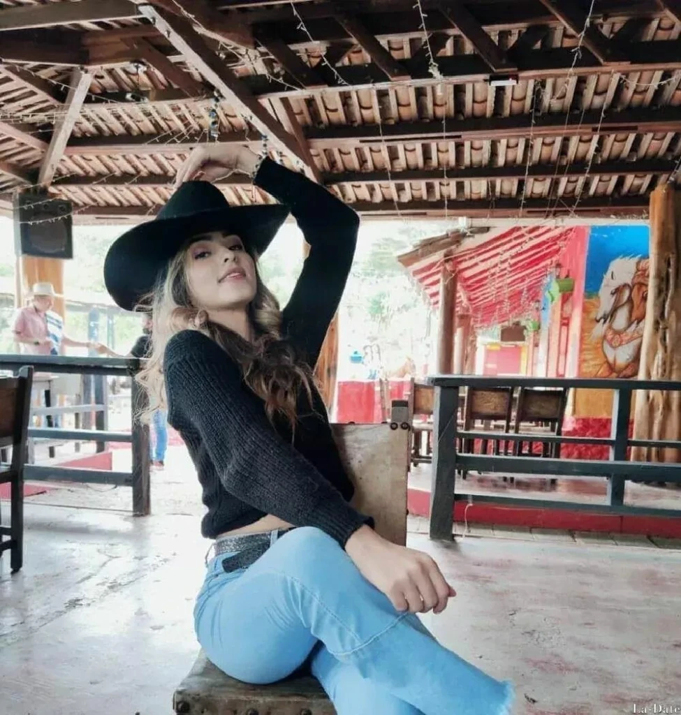 Cindy Profile image 2