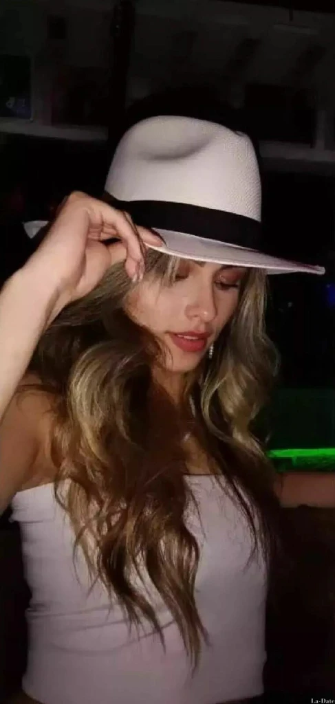 Cindy Profile image 6