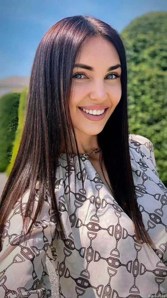 Elke Profile image 4