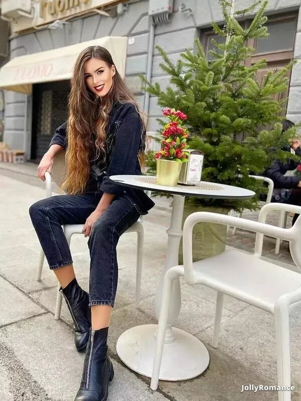 Viktoria Profile image 4