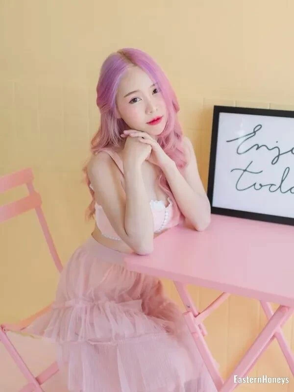 Amonrat Profile image 1